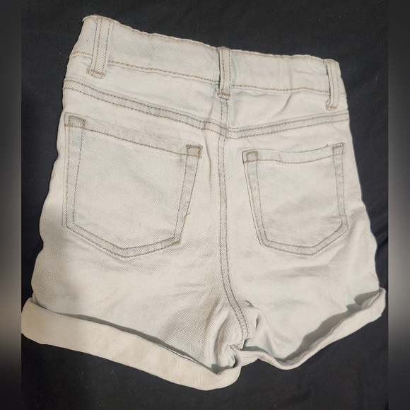 Kids clothes! Girls sz 6 skirt outfit, sz 6/6x distressed denim shorts - Picture 7 of 7